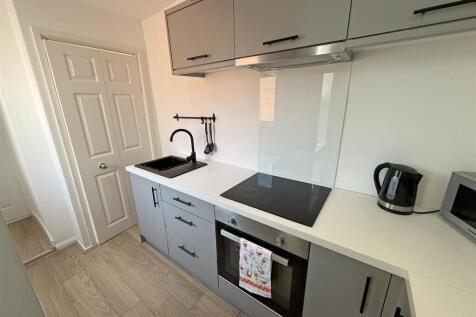 Kitchen angle 2.jpg