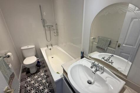 Bathroom.jpg
