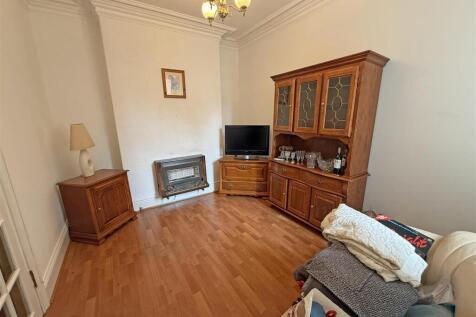 Living room v2.jpg