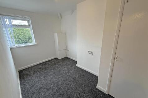 Bedroom 3.jpg