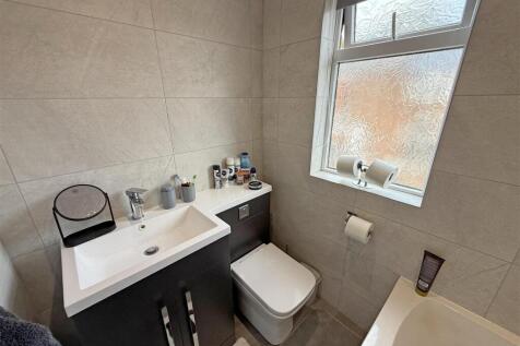 Bathroom.jpg