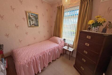Bedroom 2.jpg