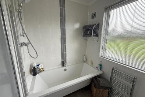 Bathroom v2.jpg
