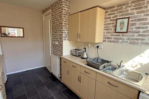 Kitchen v3.jpg