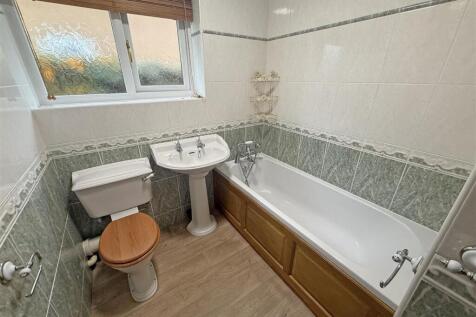 Bathroom.jpg
