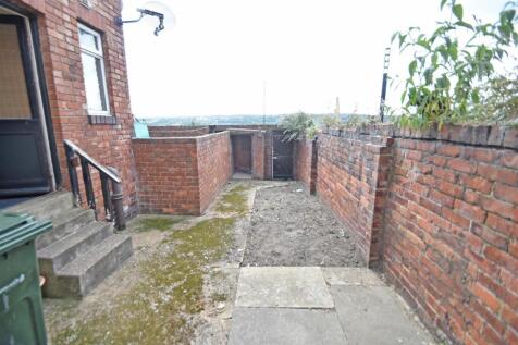 Chatsworth Rear Yard.jpg