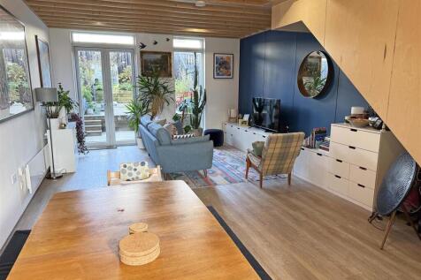 Smiths Dock Lounge Dining.jpg