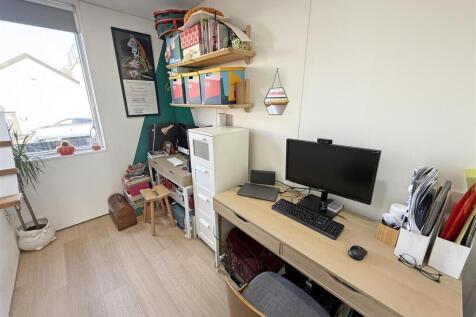 Smiths Dock Bedroom 3.jpg