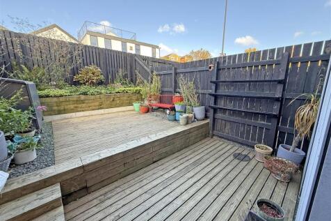 Smiths Dock Rear Garden.jpg