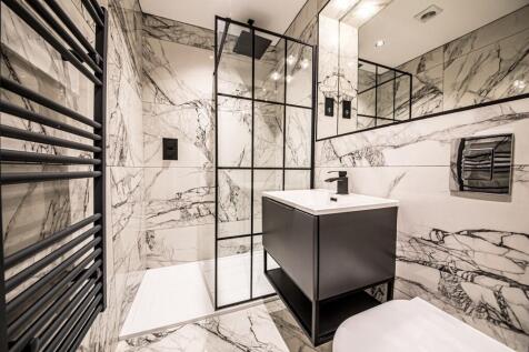 Bedroom 2 EnSuite