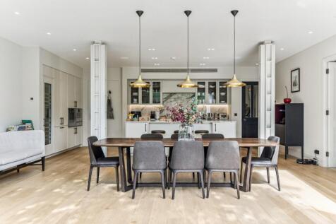 Kitchen/Dining Area