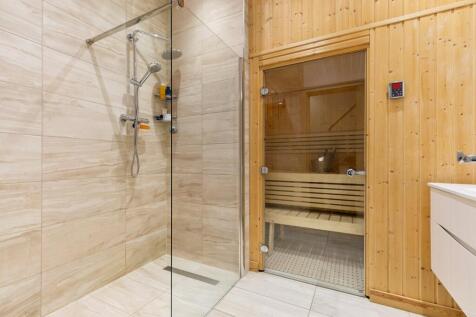 Shower/Sauna