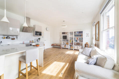 Reception/Kitchen