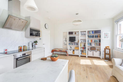 Reception/Kitchen