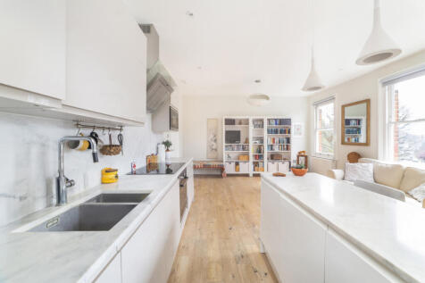 Reception/Kitchen