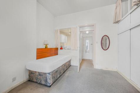 Bedroom/Reception