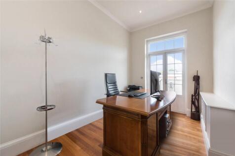 Bedroom 2/Office