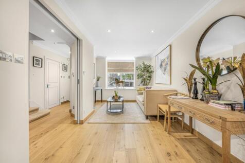 Kitchen/ Reception