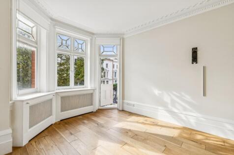 property in Abingdon Villas, 
High Street Kensington, W8