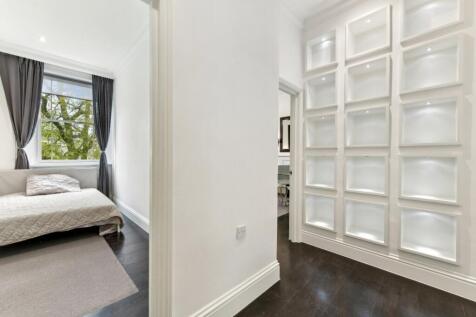 Hallway/ Bedroom