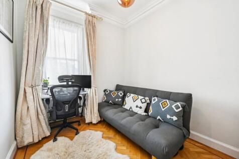 Study/ Bedroom
