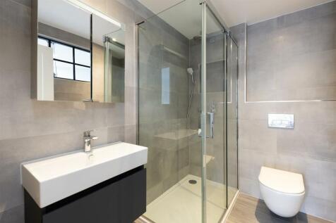 En-suite Shower