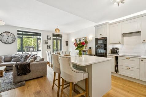 Reception/Kitchen