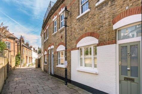 Idyllic Quill Lane