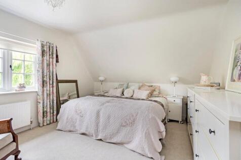 A BEDROOM 2.jpg