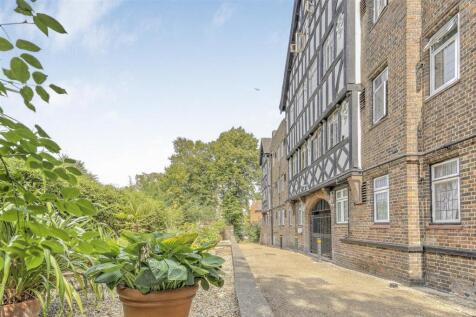 44_Tudor_Close_22.jpg