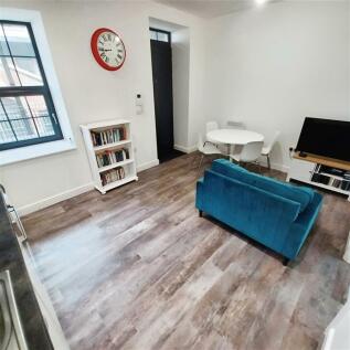 Lounge/Dining Area