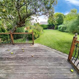 Decking/Garden