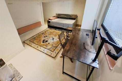 Basement Room/Office