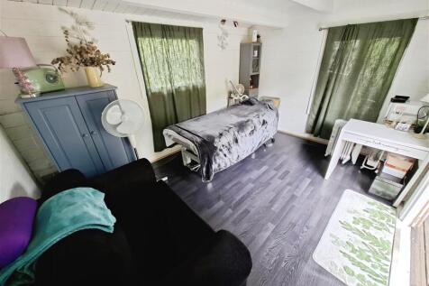 Salon/Summerhouse