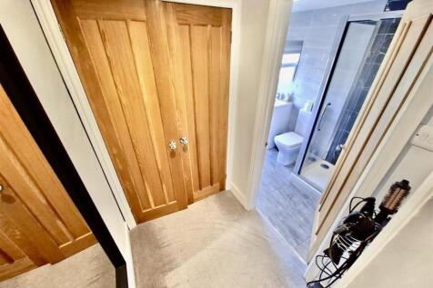 Dressing Area/Walk-In Wardrobe