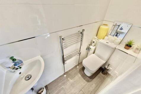 Bed Two En Suite WC
