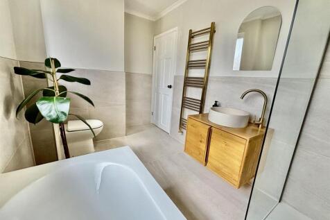 Bathroom/Shower Room W/C