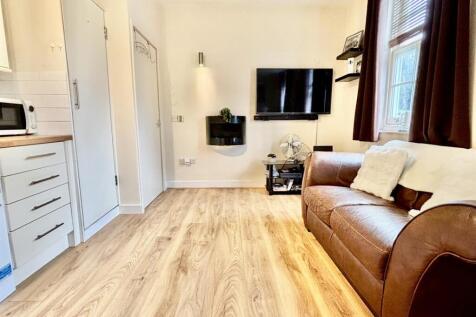 Lounge/Kitchen