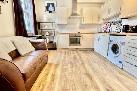 Lounge/Kitchen