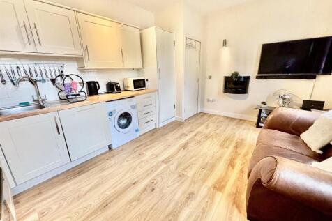 Lounge/Kitchen