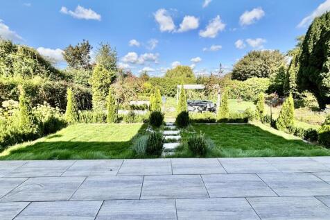 Patio/Gardens