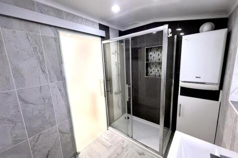 Family Shower Room