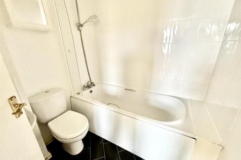 Ensuite Bathroom W/C