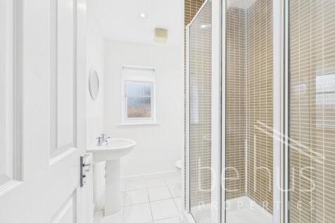 Ensuite to master...