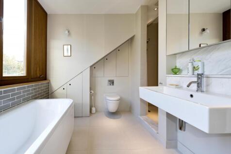 Bathroom alt view