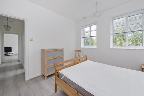 Bedroom alt view