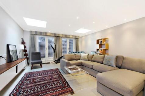 Reception/Bedroom 5