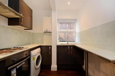 Kitchen (1).JPG