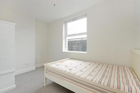Bedroom 2.JPG