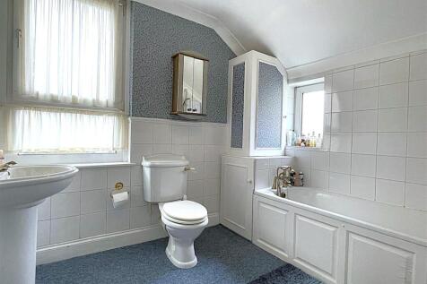 Bathroom.jpg